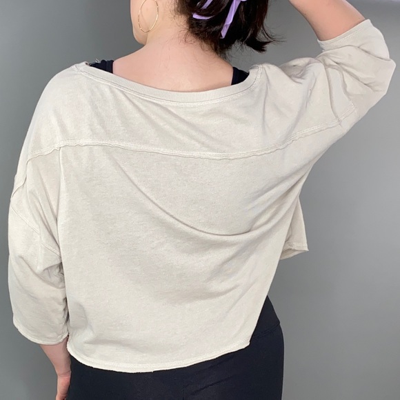 Victoria’s Secret Cropped Shirt Size L - Picture 2 of 4